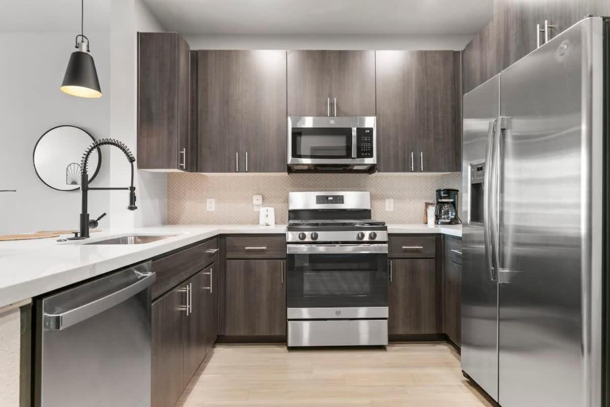 Cozysuites Phx Roro Gym, Pool, Pets, Parking! #7 * Phoenix