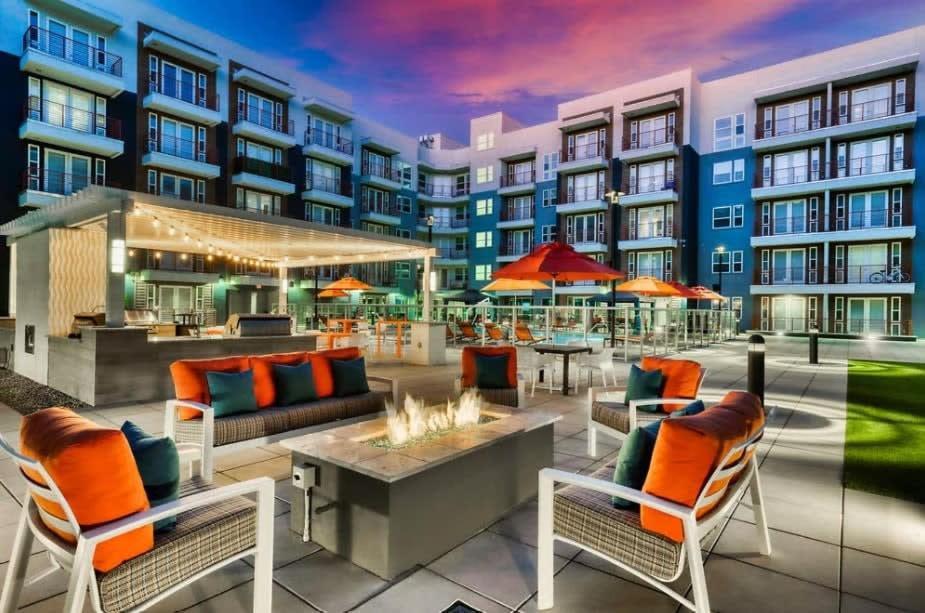 Cozysuites Phx Roro Gym, Pool, Pets, Parking! #7 Apartment Phoenix