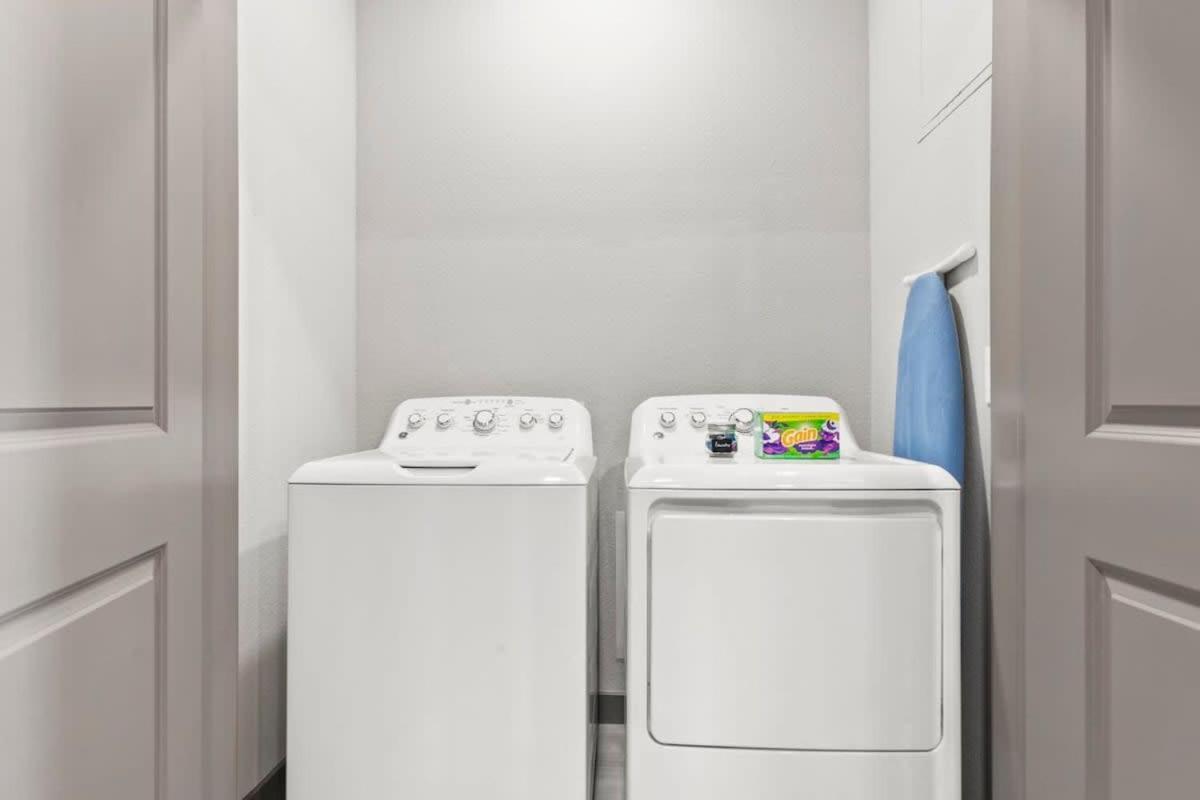 Cozysuites Phx Roro Gym, Pool, Pets, Parking! #7 Apartment Phoenix