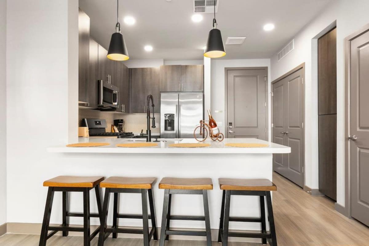 Cozysuites Phx Roro Gym, Pool, Pets, Parking! #7 Apartment
